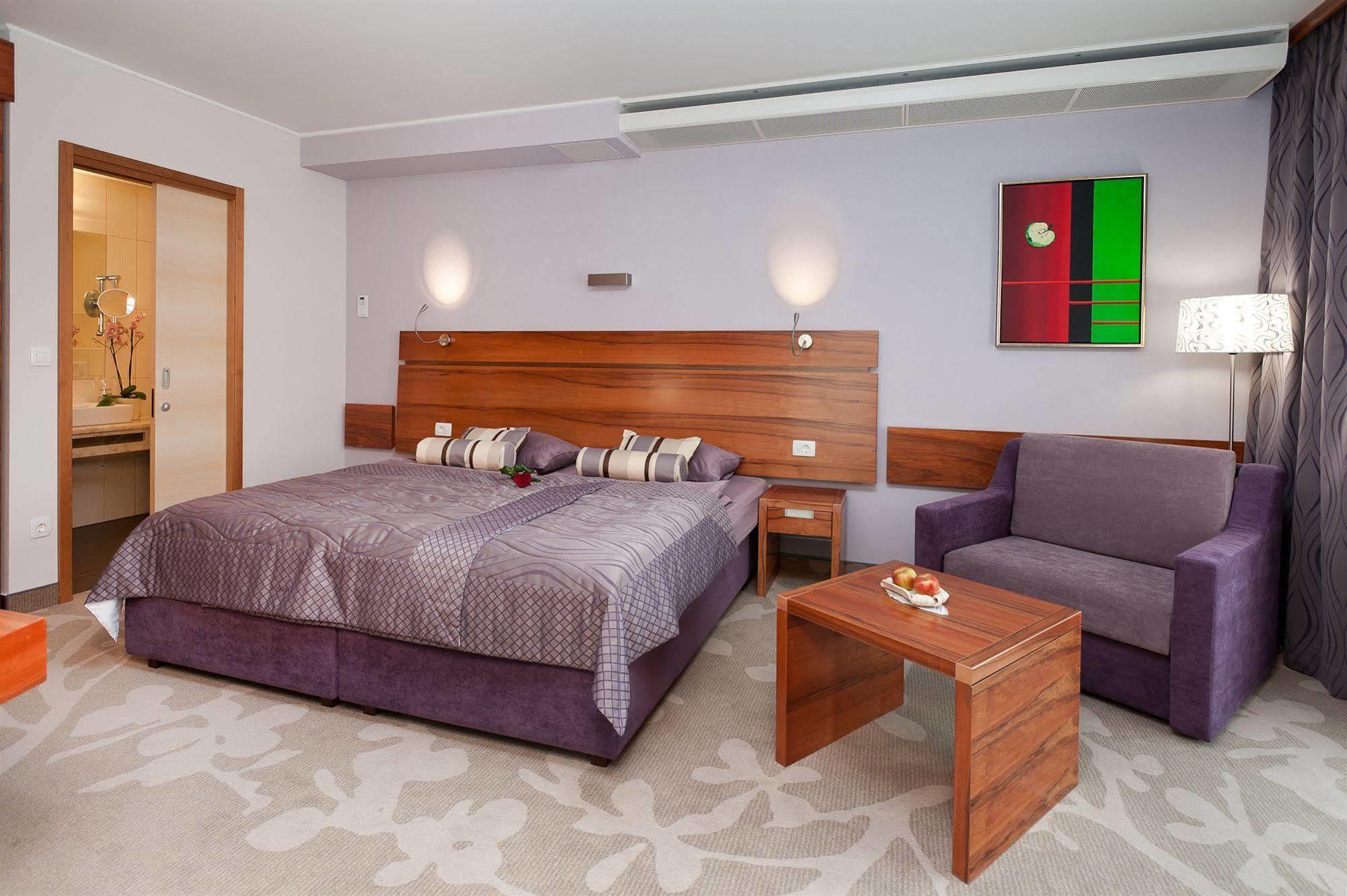 Terme Zrece - Hotel Atrij ภายนอก รูปภาพ